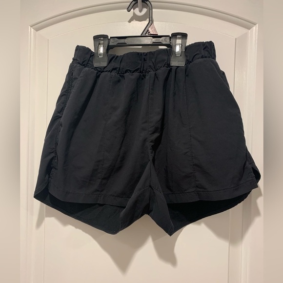 Zella Black Women's Shorts size S - Picture 1 of 4